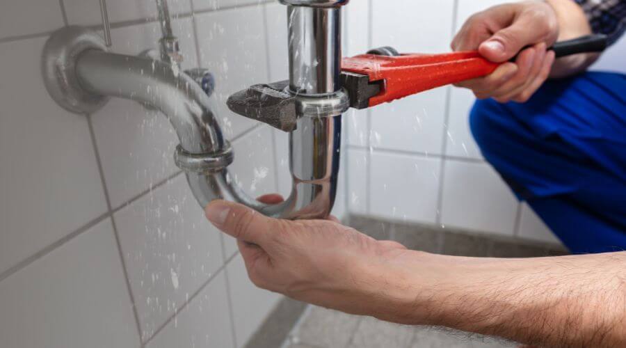 Professional same day plumber in Victoria, IL